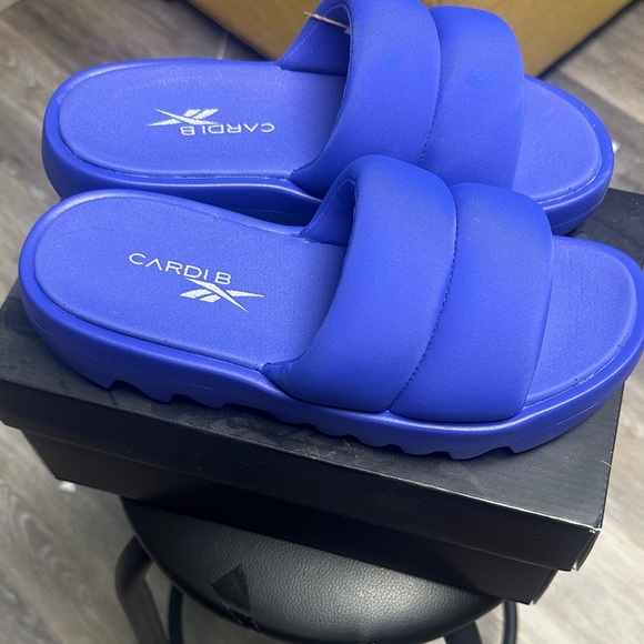 Reebok x Cardi B slides - Picture 3 of 4